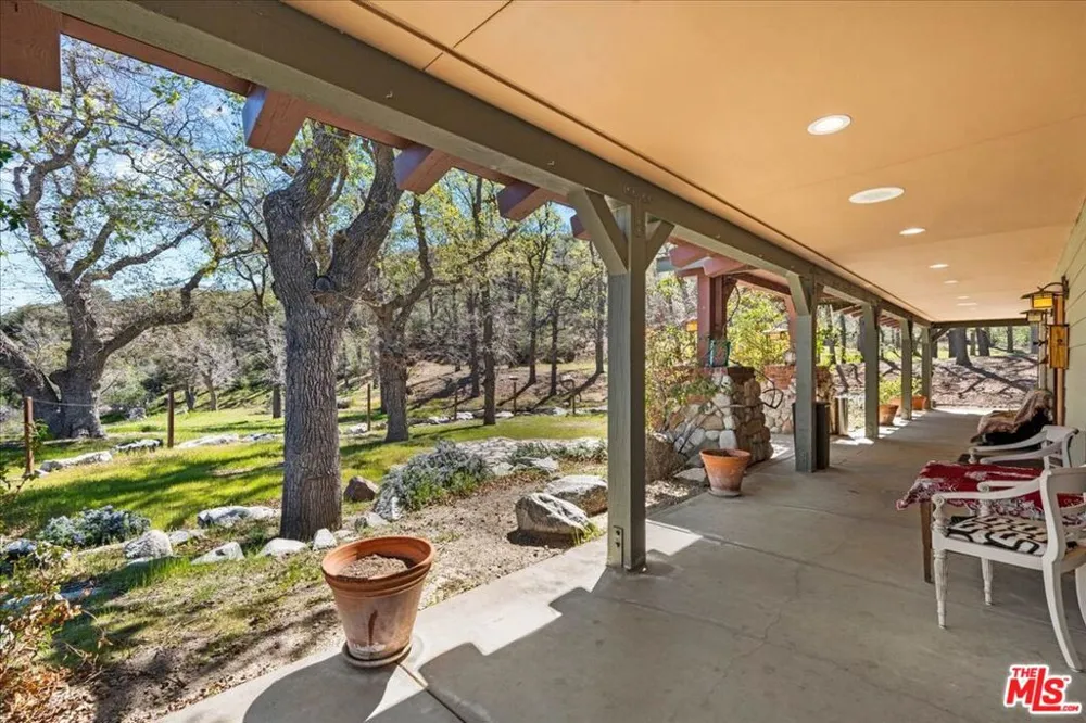 28200 Pine Canyon Road Lake Hughes, CA 93532