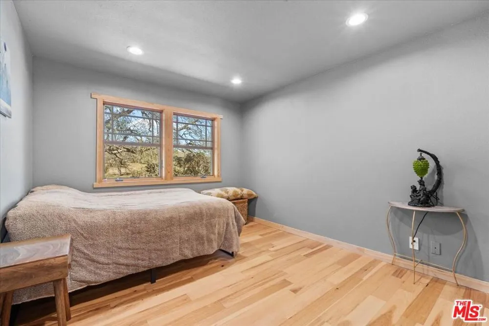 28200 Pine Canyon Road Lake Hughes, CA 93532