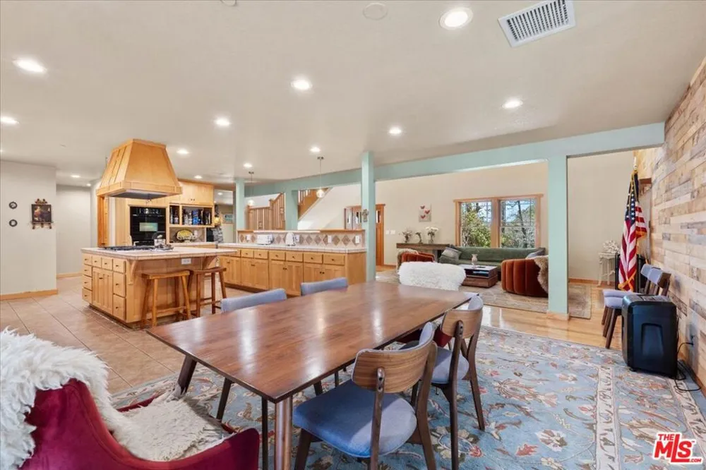 28200 Pine Canyon Road Lake Hughes, CA 93532