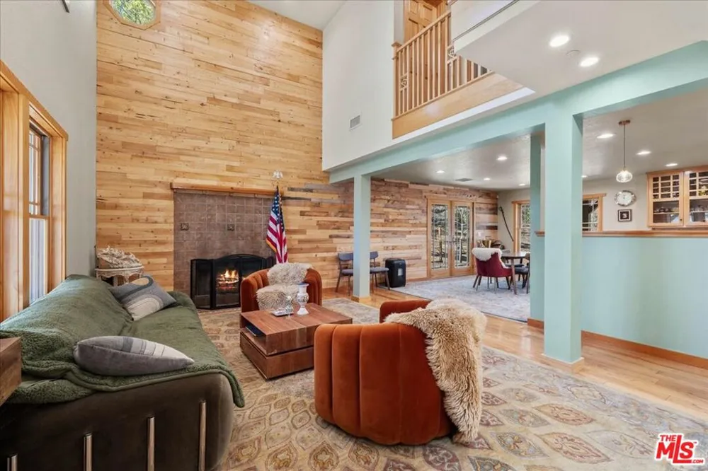 28200 Pine Canyon Road Lake Hughes, CA 93532