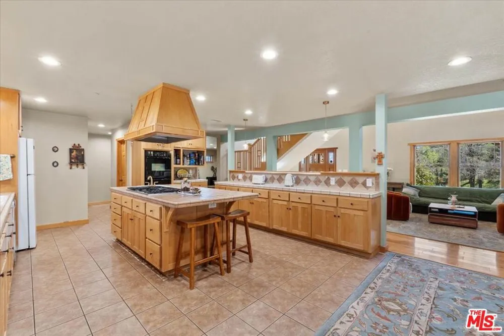 28200 Pine Canyon Road Lake Hughes, CA 93532