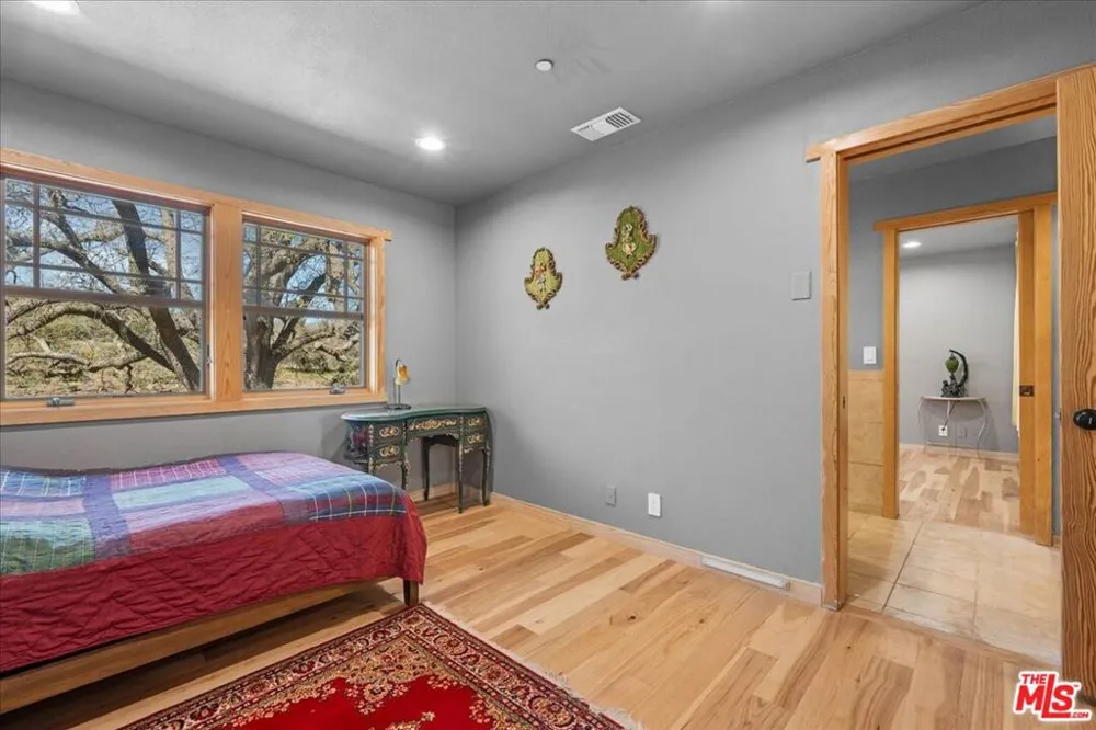 28200 Pine Canyon Road Lake Hughes, CA 93532