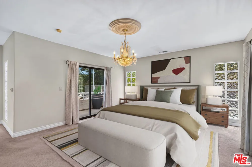 15656 Crownridge Place Sherman Oaks, CA 91403