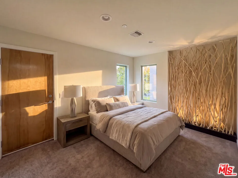 358 11th Street Santa Monica, CA 90402