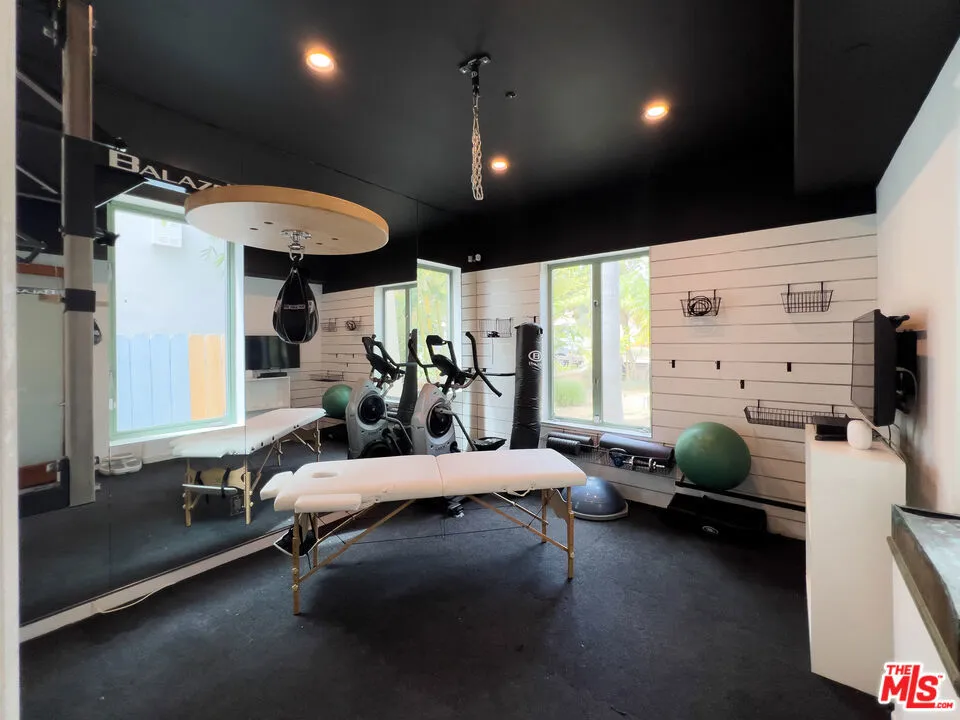 358 11th Street Santa Monica, CA 90402