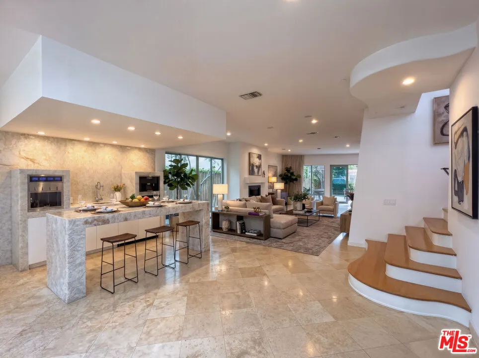 358 11th Street Santa Monica, CA 90402