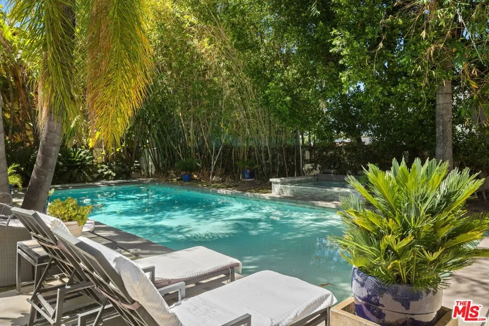 4743 White Oak Avenue Encino, CA 91316