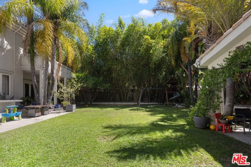 4743 White Oak Avenue Encino, CA 91316