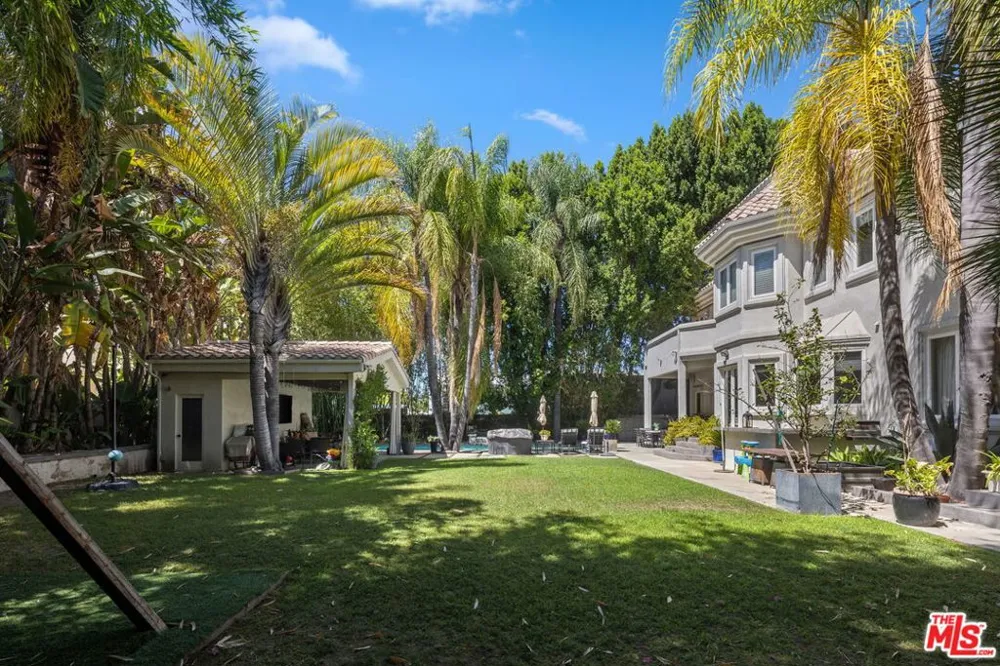 4743 White Oak Avenue Encino, CA 91316