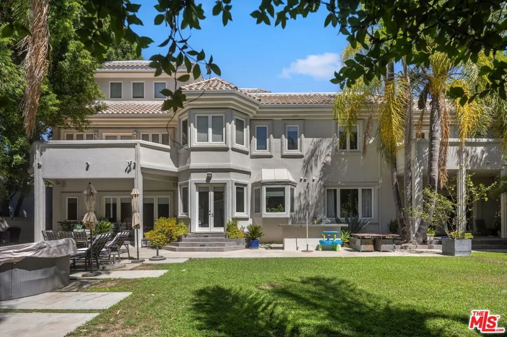 4743 White Oak Avenue Encino, CA 91316