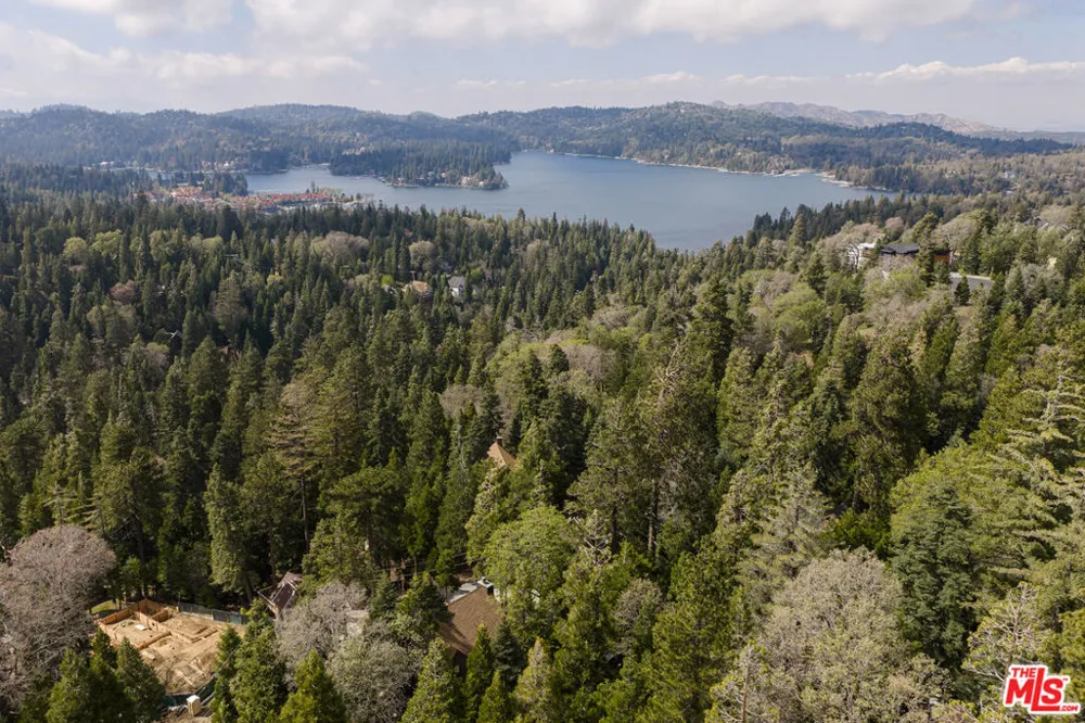 413 Cimarron Lane Lake Arrowhead, CA 92352