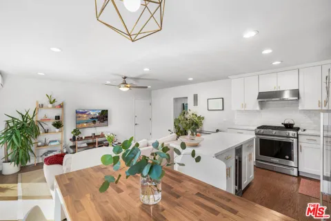 933 11th Street #18
