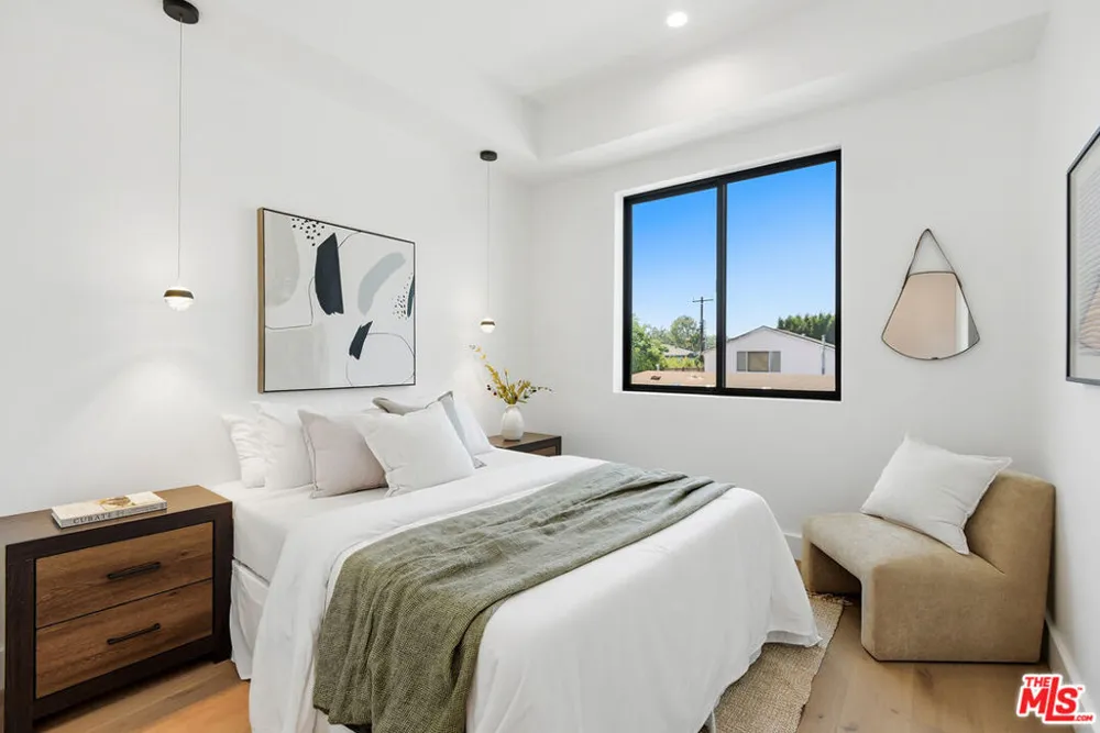 4095 Sawtelle Boulevard #B Culver City, CA 90066
