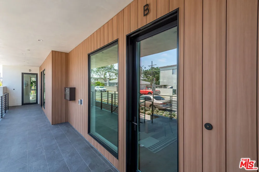 4095 Sawtelle Boulevard #B Culver City, CA 90066