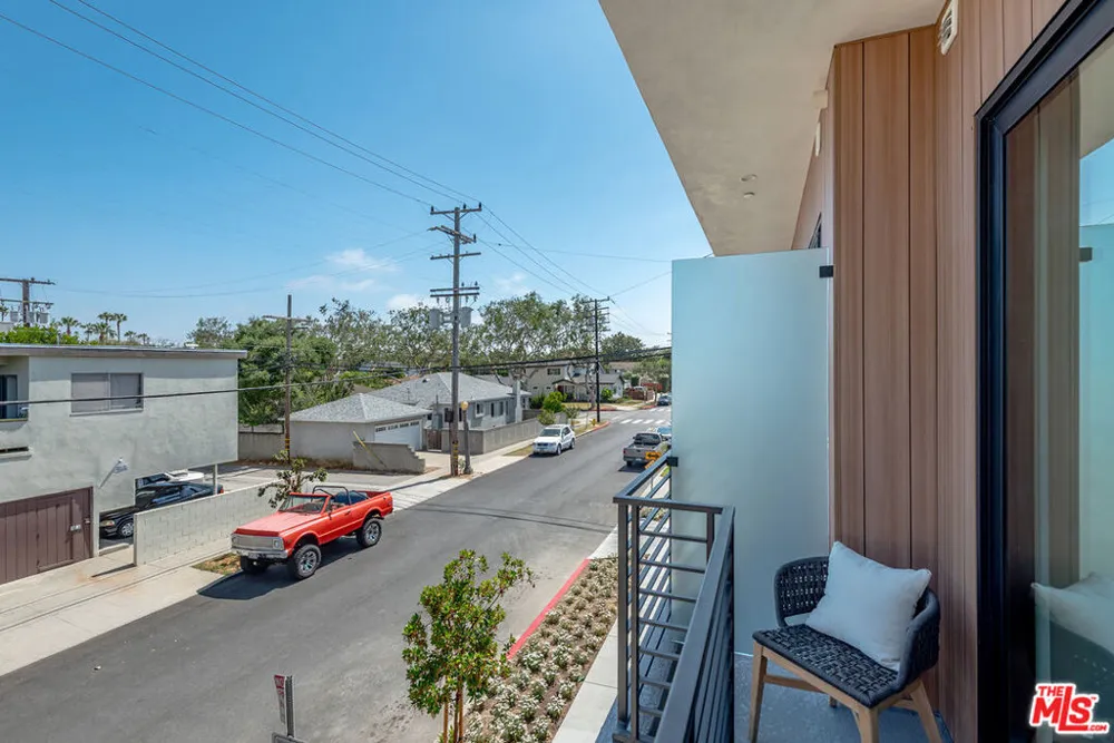 4095 Sawtelle Boulevard #B Culver City, CA 90066