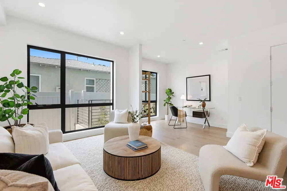 4095 Sawtelle Boulevard #B Culver City, CA 90066