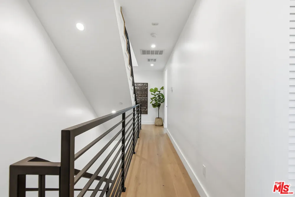 4095 Sawtelle Boulevard #B Culver City, CA 90066