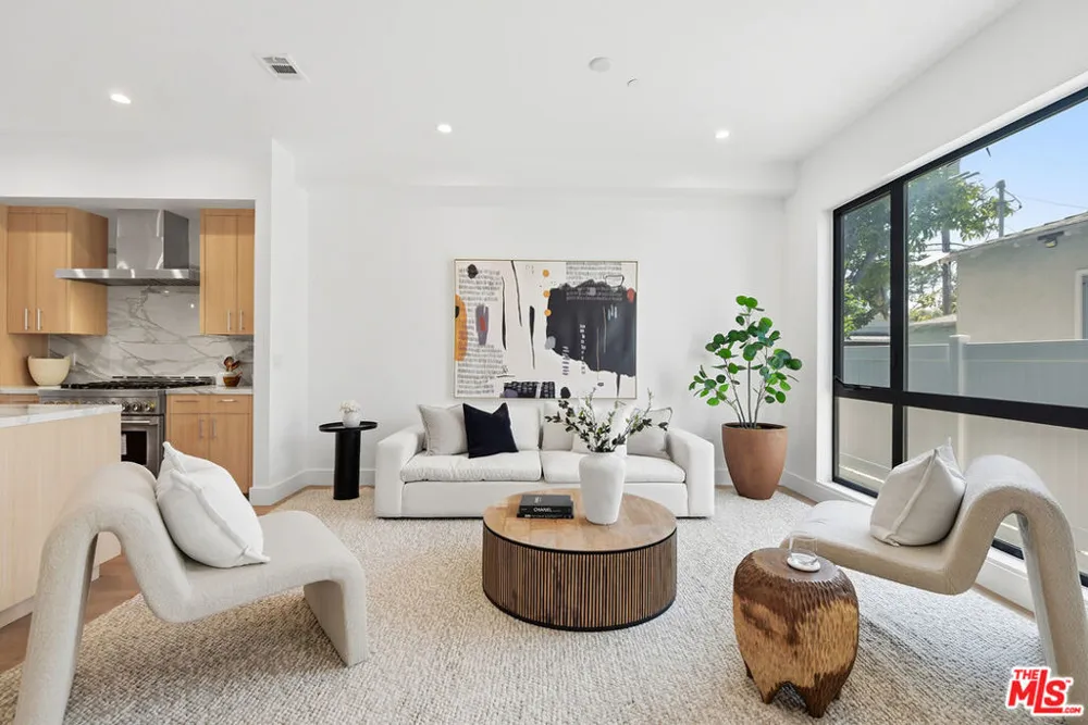 4095 Sawtelle Boulevard #B Culver City, CA 90066