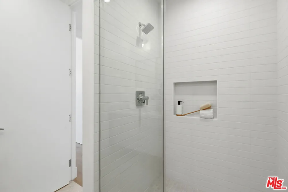 4095 Sawtelle Boulevard #B Culver City, CA 90066