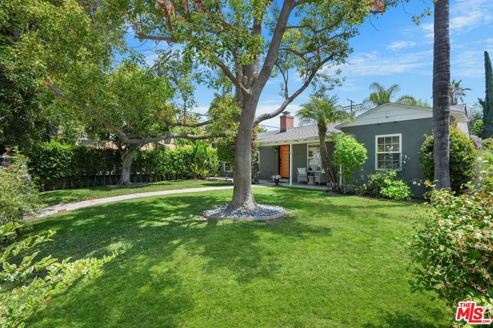 4744 Camellia Avenue Valley Village, CA 91602