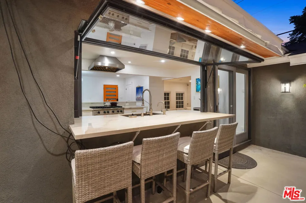 4744 Camellia Avenue Valley Village, CA 91602