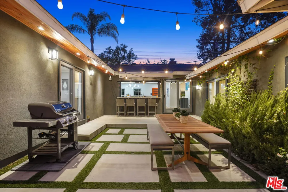 4744 Camellia Avenue Valley Village, CA 91602