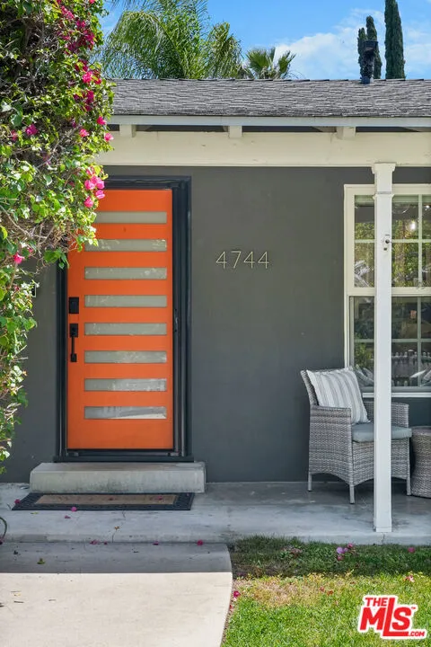 4744 Camellia Avenue Valley Village, CA 91602