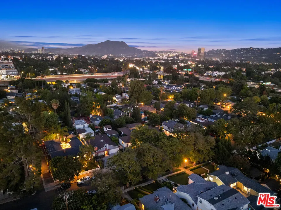 4744 Camellia Avenue Valley Village, CA 91602