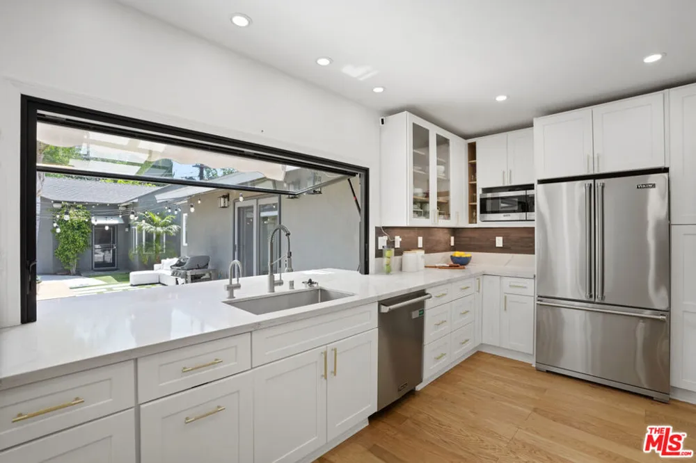 4744 Camellia Avenue Valley Village, CA 91602