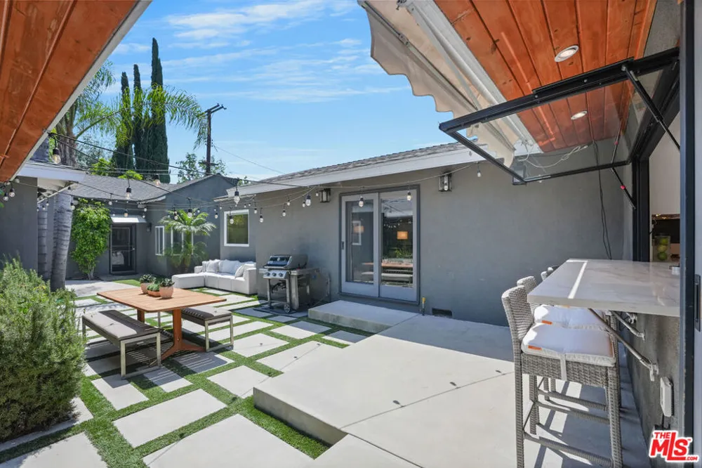 4744 Camellia Avenue Valley Village, CA 91602