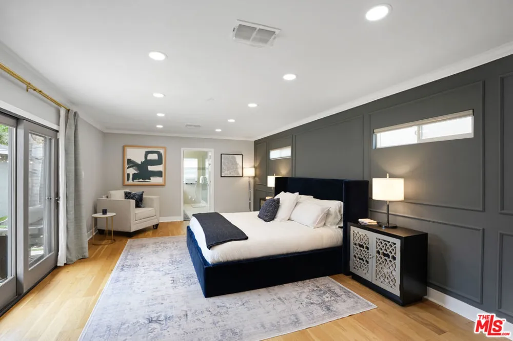 4744 Camellia Avenue Valley Village, CA 91602