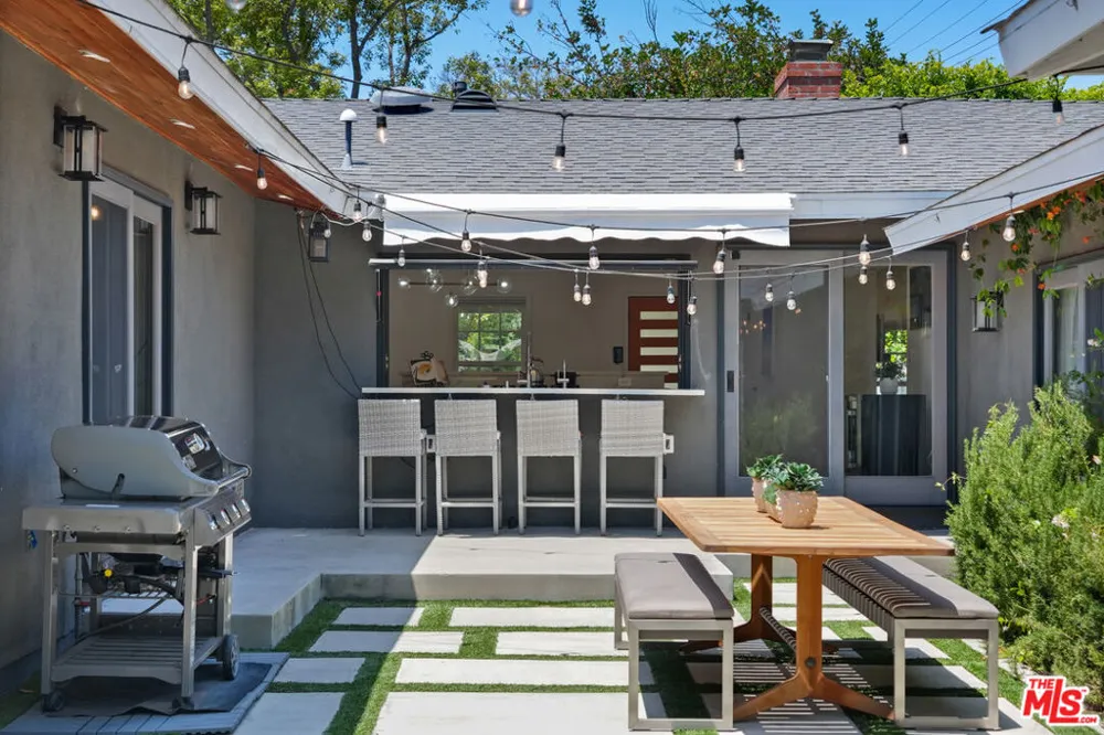 4744 Camellia Avenue Valley Village, CA 91602