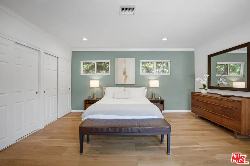 4744 Camellia Avenue Valley Village, CA 91602