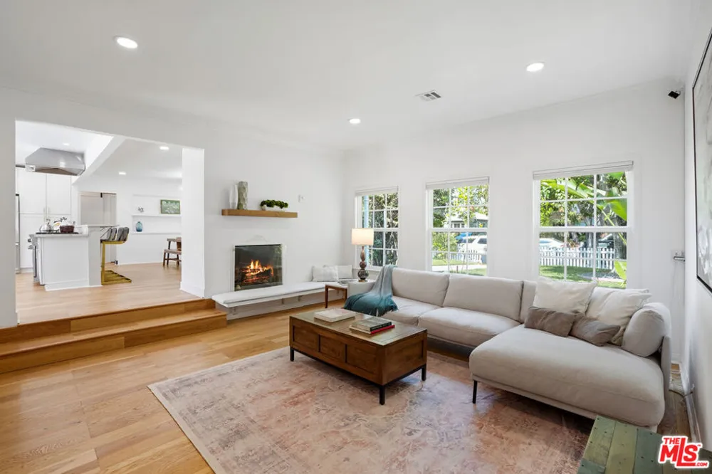 4744 Camellia Avenue Valley Village, CA 91602