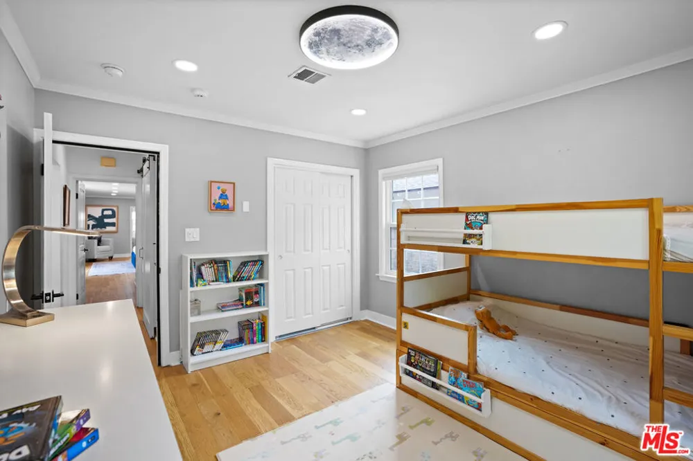 4744 Camellia Avenue Valley Village, CA 91602
