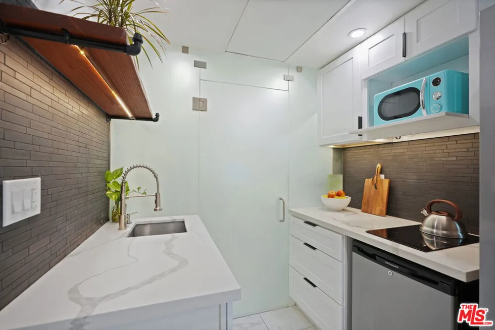 4744 Camellia Avenue Valley Village, CA 91602