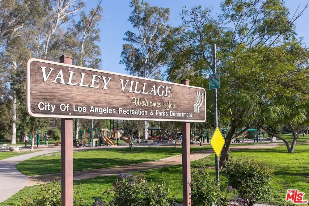 4744 Camellia Avenue Valley Village, CA 91602