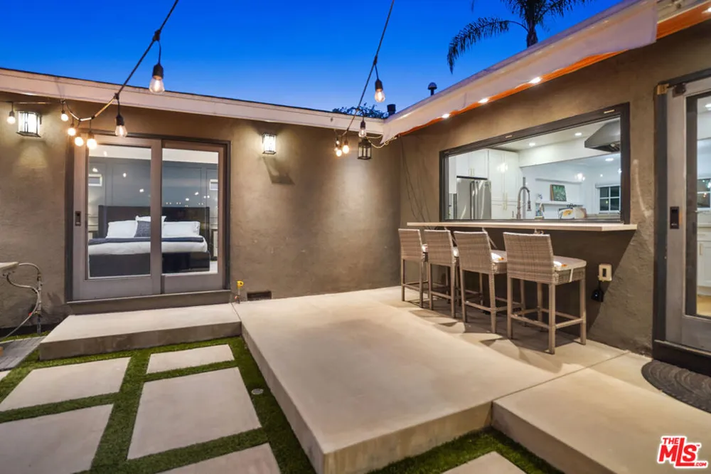 4744 Camellia Avenue Valley Village, CA 91602