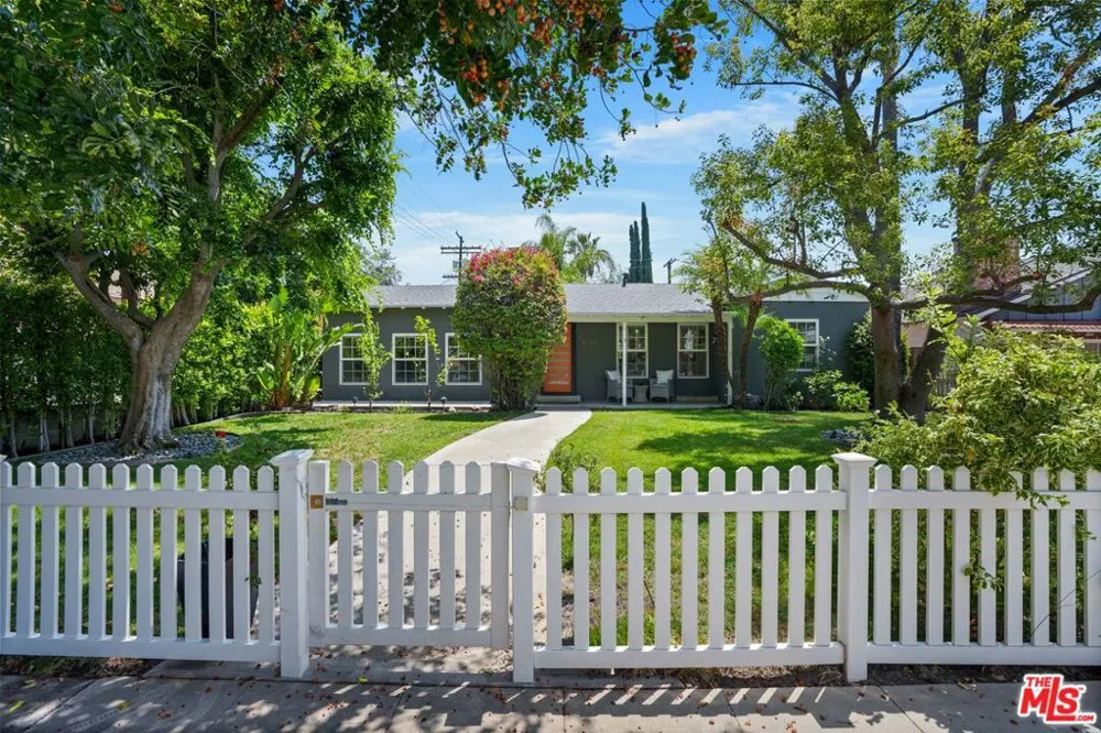 4744 Camellia Avenue Valley Village, CA 91602