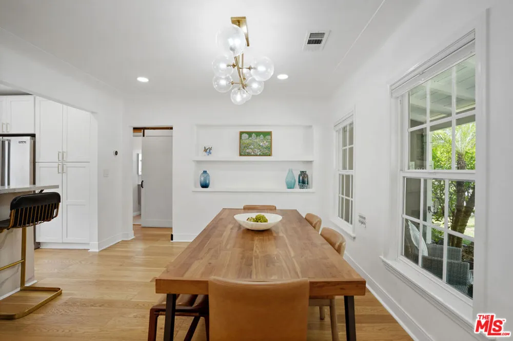 4744 Camellia Avenue Valley Village, CA 91602