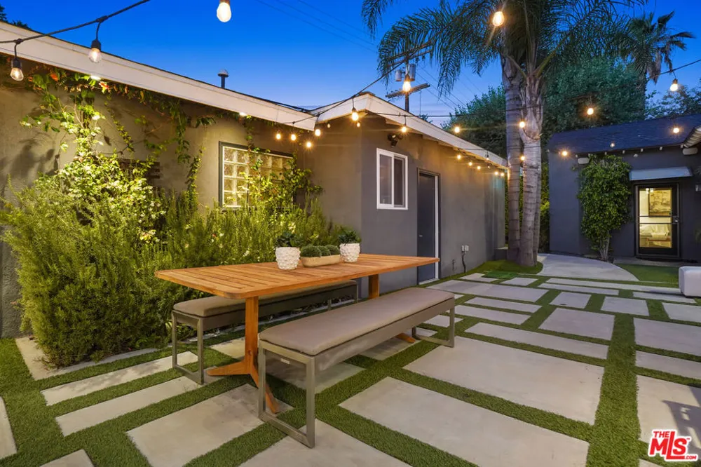 4744 Camellia Avenue Valley Village, CA 91602