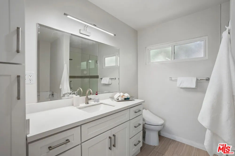 4744 Camellia Avenue Valley Village, CA 91602