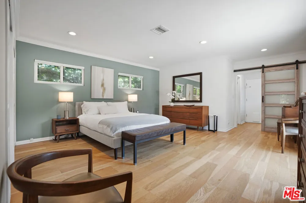 4744 Camellia Avenue Valley Village, CA 91602