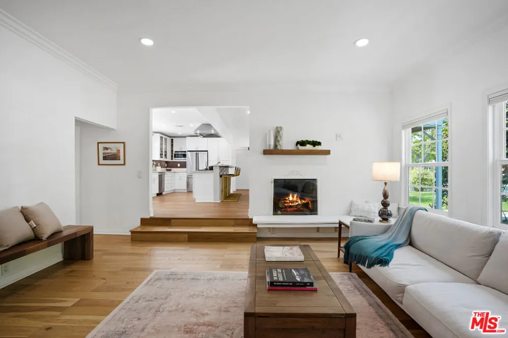 4744 Camellia Avenue Valley Village, CA 91602