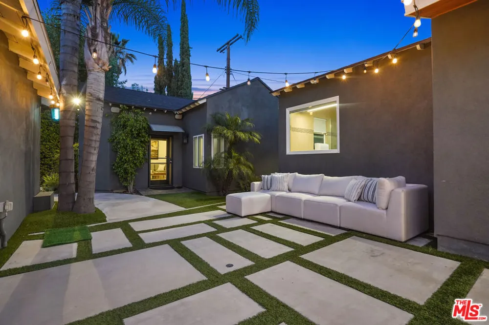 4744 Camellia Avenue Valley Village, CA 91602