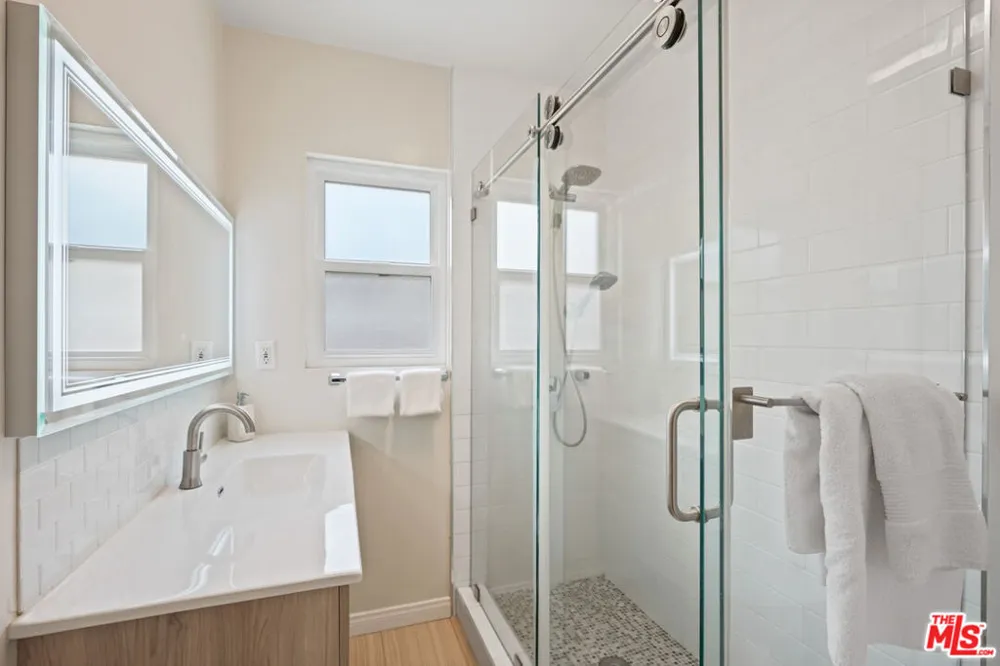4744 Camellia Avenue Valley Village, CA 91602