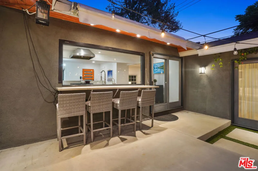 4744 Camellia Avenue Valley Village, CA 91602