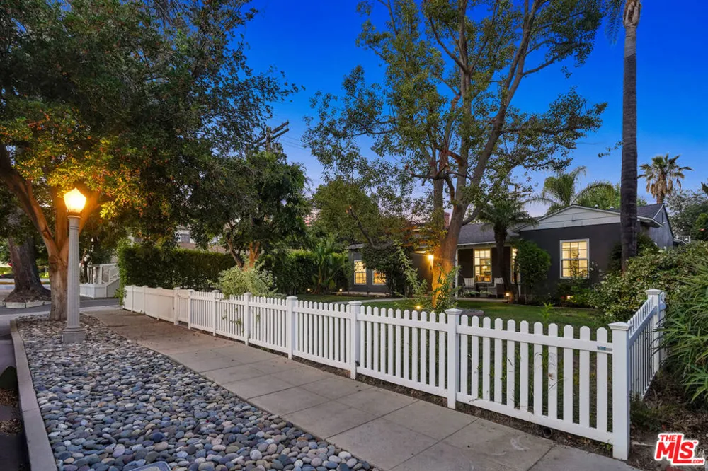 4744 Camellia Avenue Valley Village, CA 91602