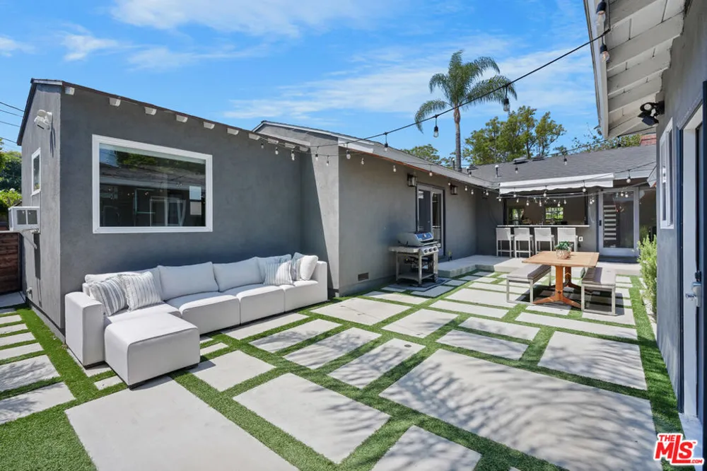 4744 Camellia Avenue Valley Village, CA 91602