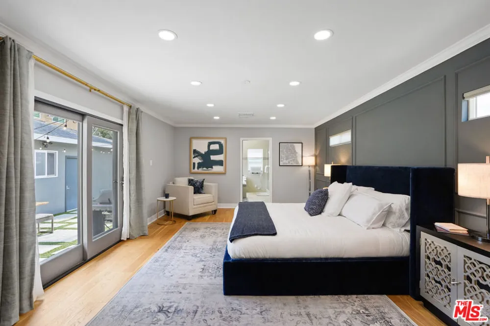 4744 Camellia Avenue Valley Village, CA 91602